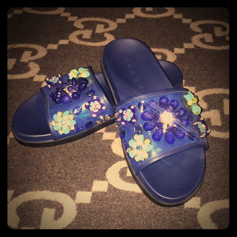 Zara Slides